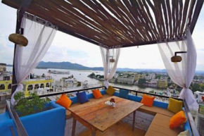 Hotel Udai Niwas By The Lake